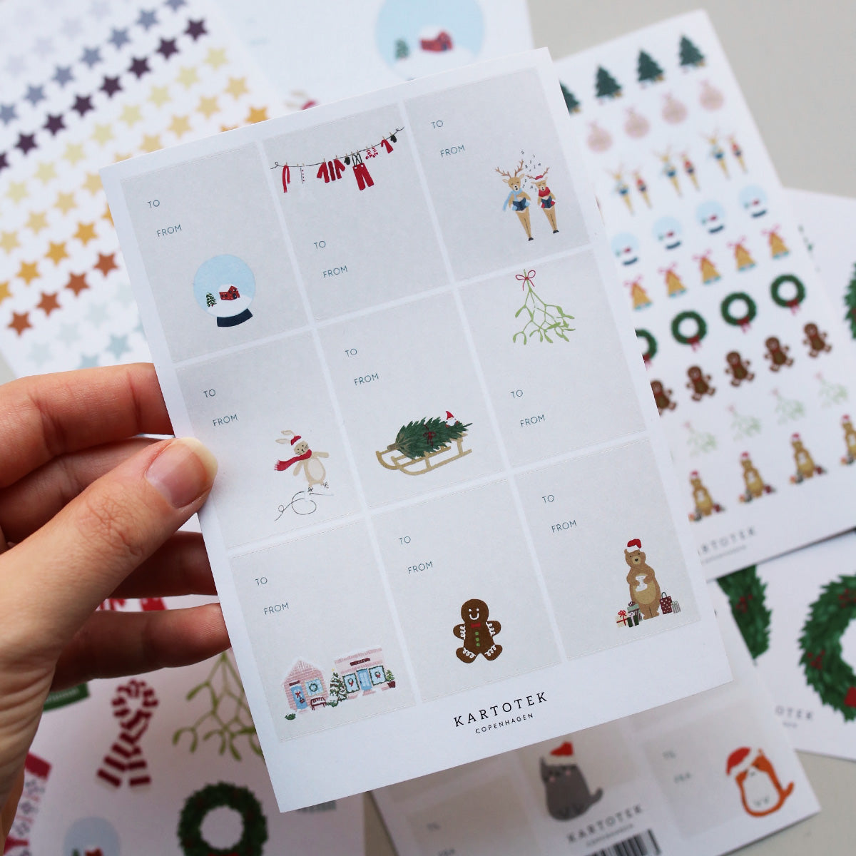files/Feed_Christmas_gift_tag_stickers_grid_01.jpg