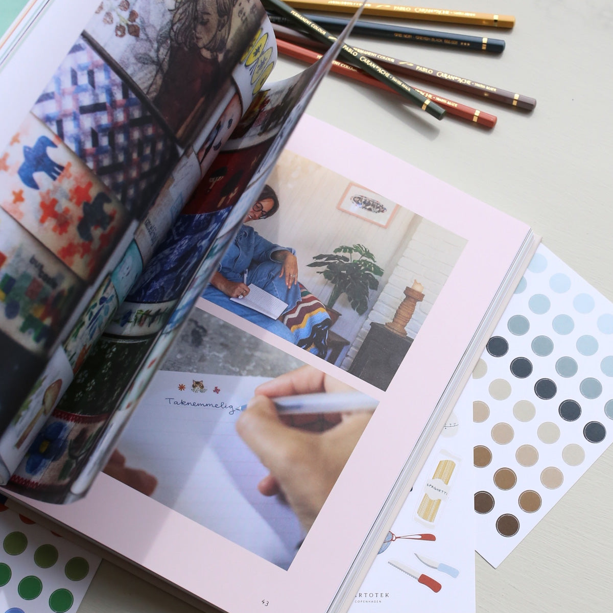 BOOK 'JOURNALING - SKRIV, SKAB OG BLIV GLAD' // DANISH