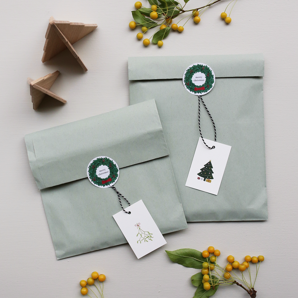 CHRISTMAS GIFT TAGS // 8 PCS.