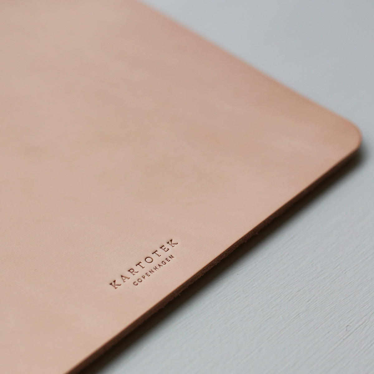 LEATHER MOUSE PAD // NATURAL