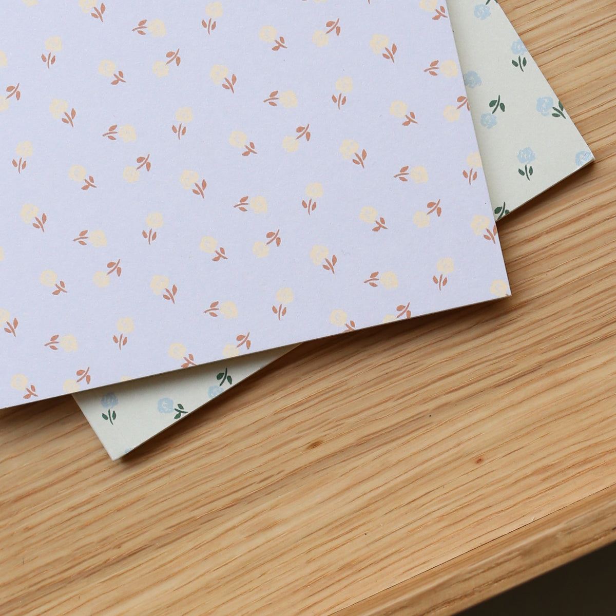 SMALL NOTEBOOK A5 // SMALL FLOWER CREAMY GREY