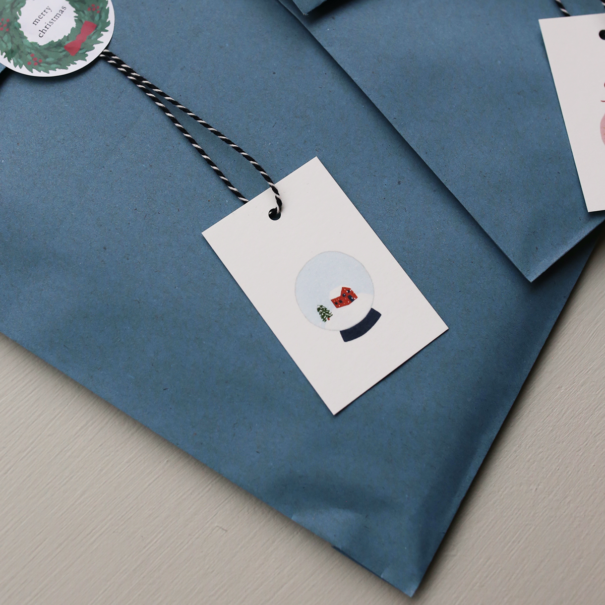 CHRISTMAS GIFT TAGS // SNOWGLOBE