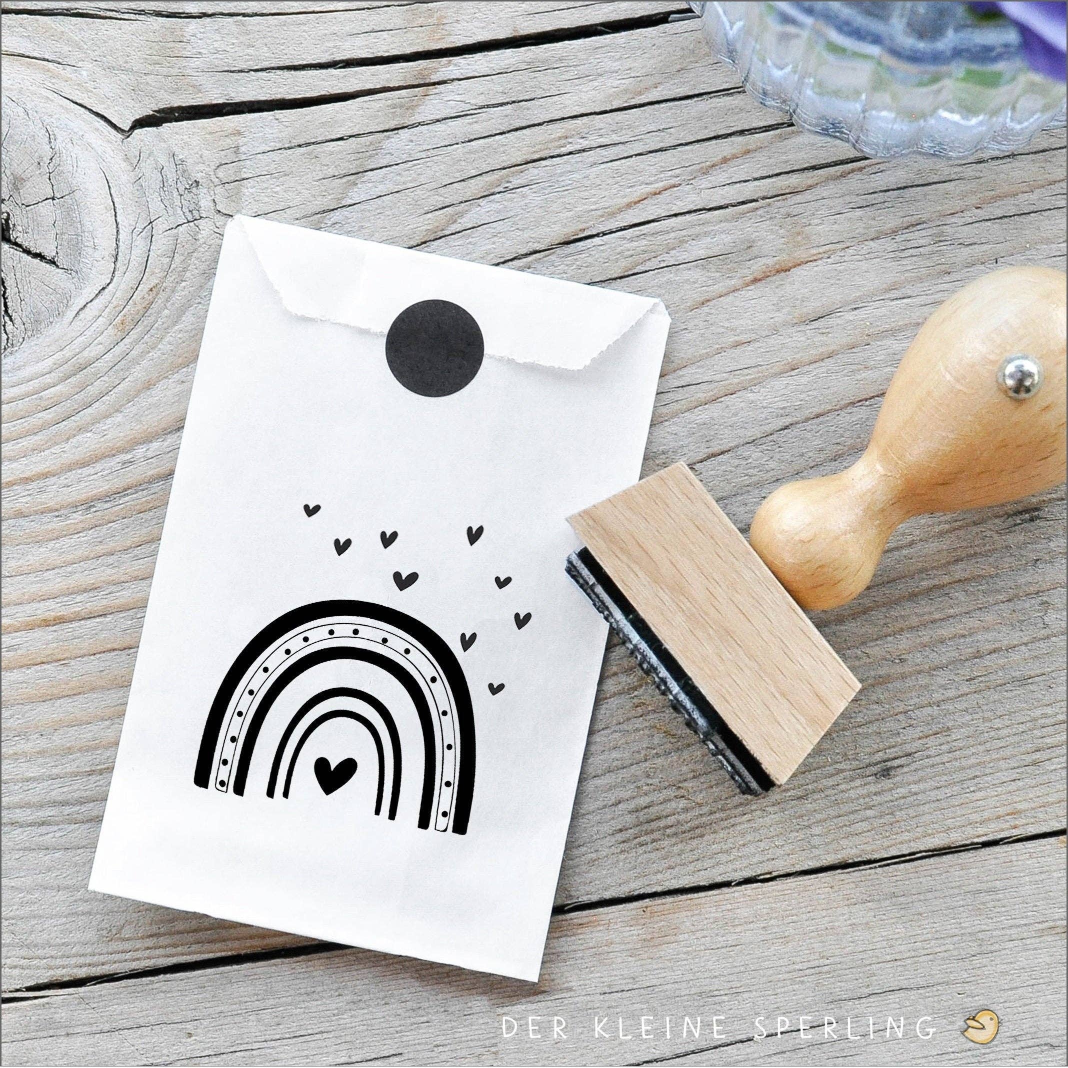 RUBBER STAMP // RAINBOW WITH HEARTS