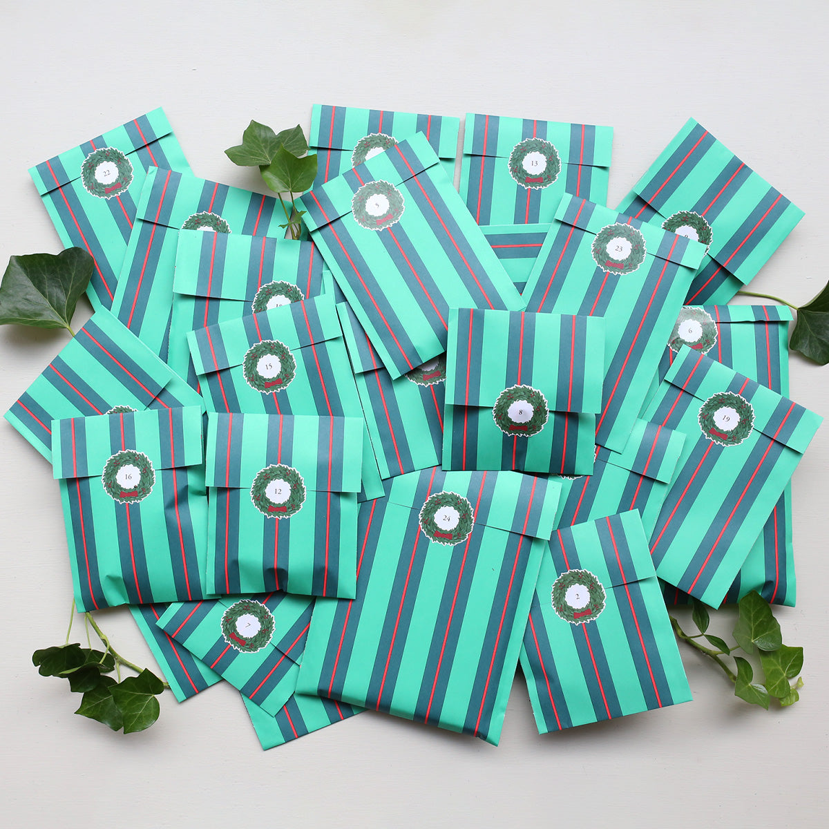 24-DAY ADVENT CALENDAR 2026 // 24 SURPRISES
