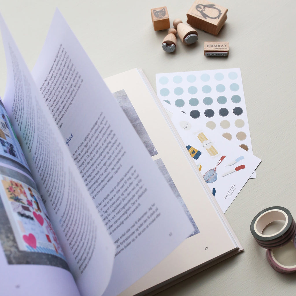 BOOK 'JOURNALING - SKRIV, SKAB OG BLIV GLAD' // DANISH