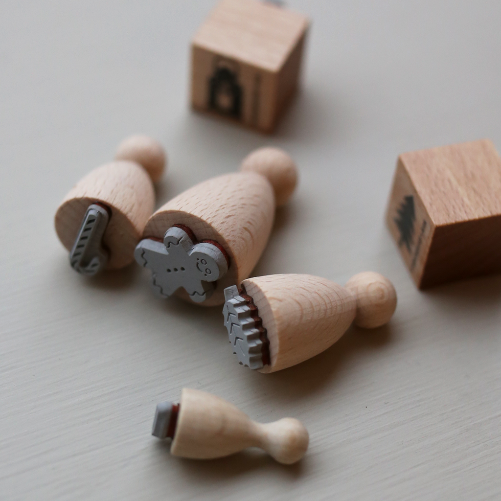 STEMPEL // KRISTTORNEBLAD
