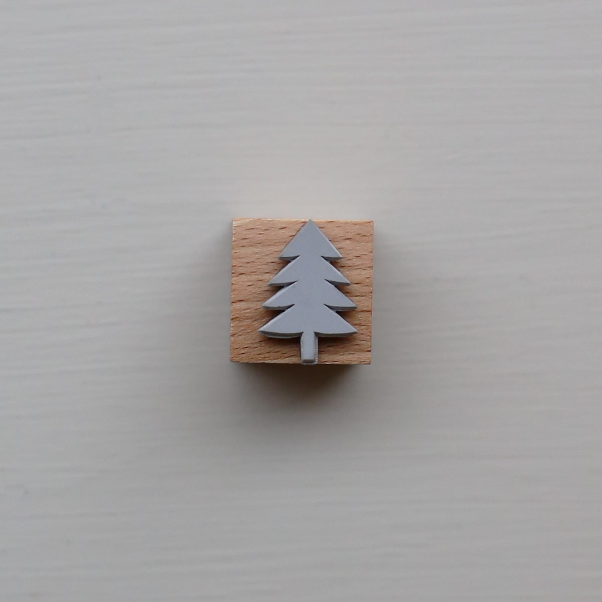 STEMPEL // FYRRETRÆ