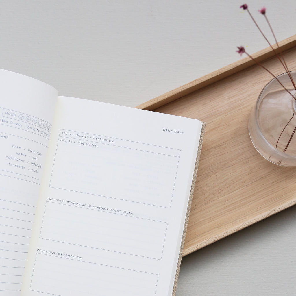 CARE JOURNAL // OMSORGSDAGBOG (ENGELSK)