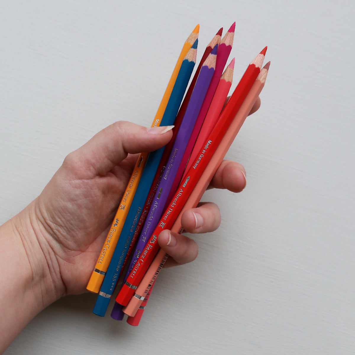 products/Feed_Getcreativewithwatercolourpencils_05_14ddc49b-4c9d-4f31-b812-259c8a13f53c.jpg