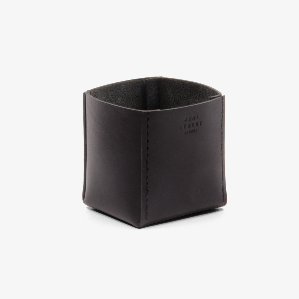 PEN HOLDER // BLACK