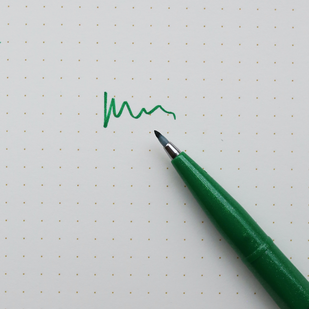 products/Pentel_Sign_Pen_BrushTip_Green_02.png