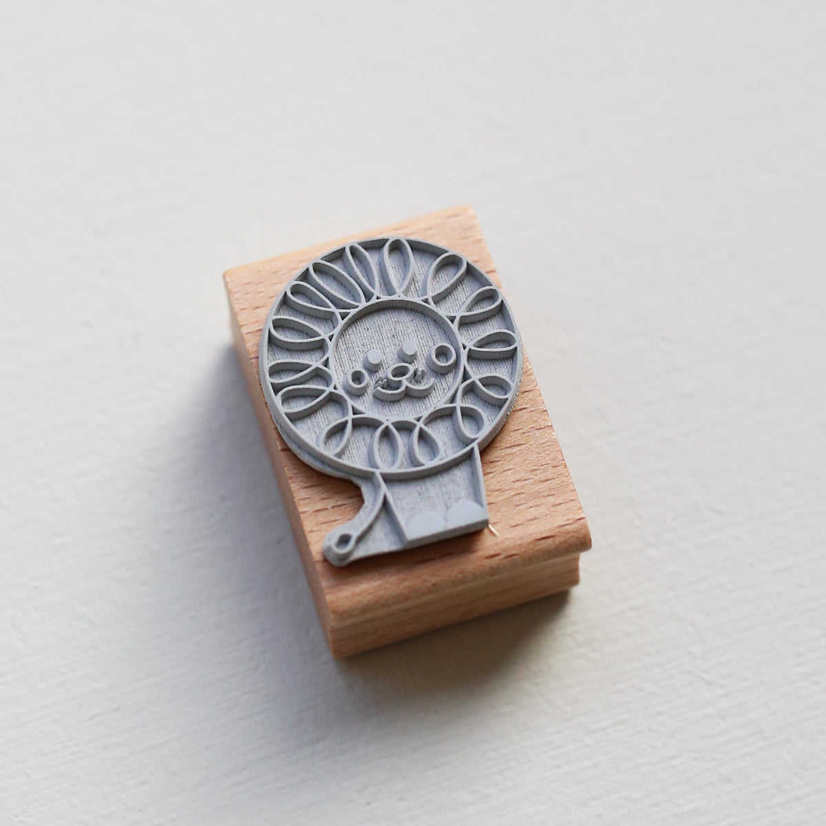 STEMPEL // LØVE