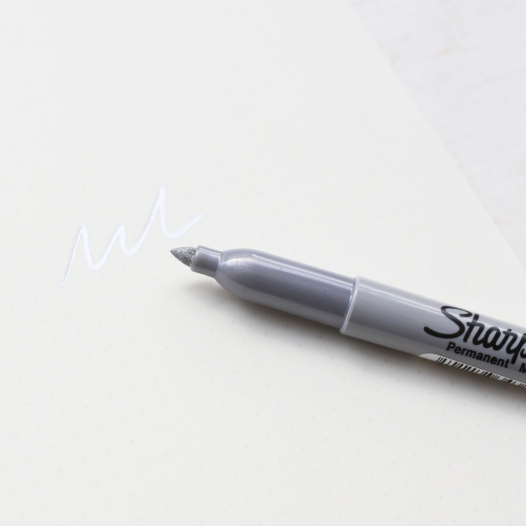 METALLIC PERMANENT MARKER PEN // SILVER