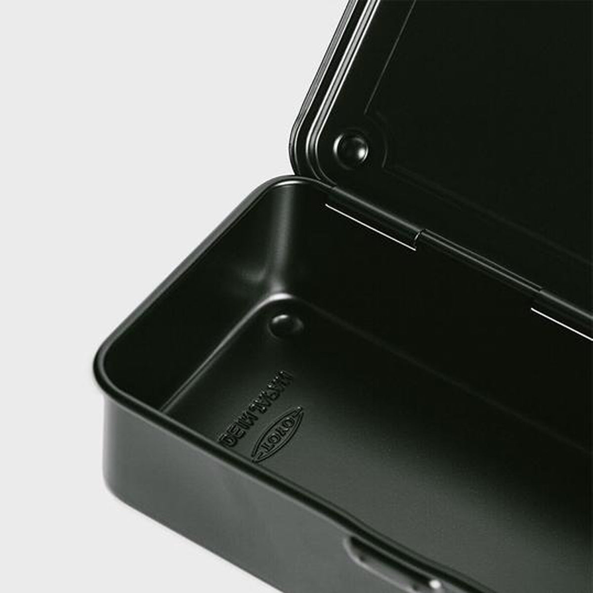 T-190 STEEL TOOL BOX // BLACK