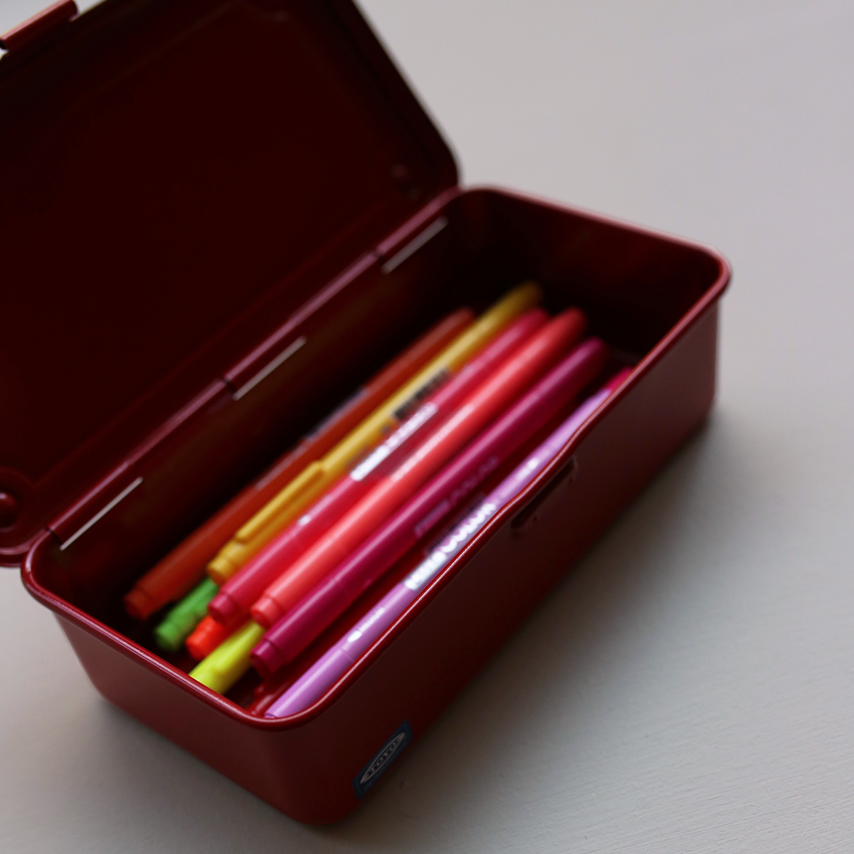 T-190 STEEL TOOL BOX // RED