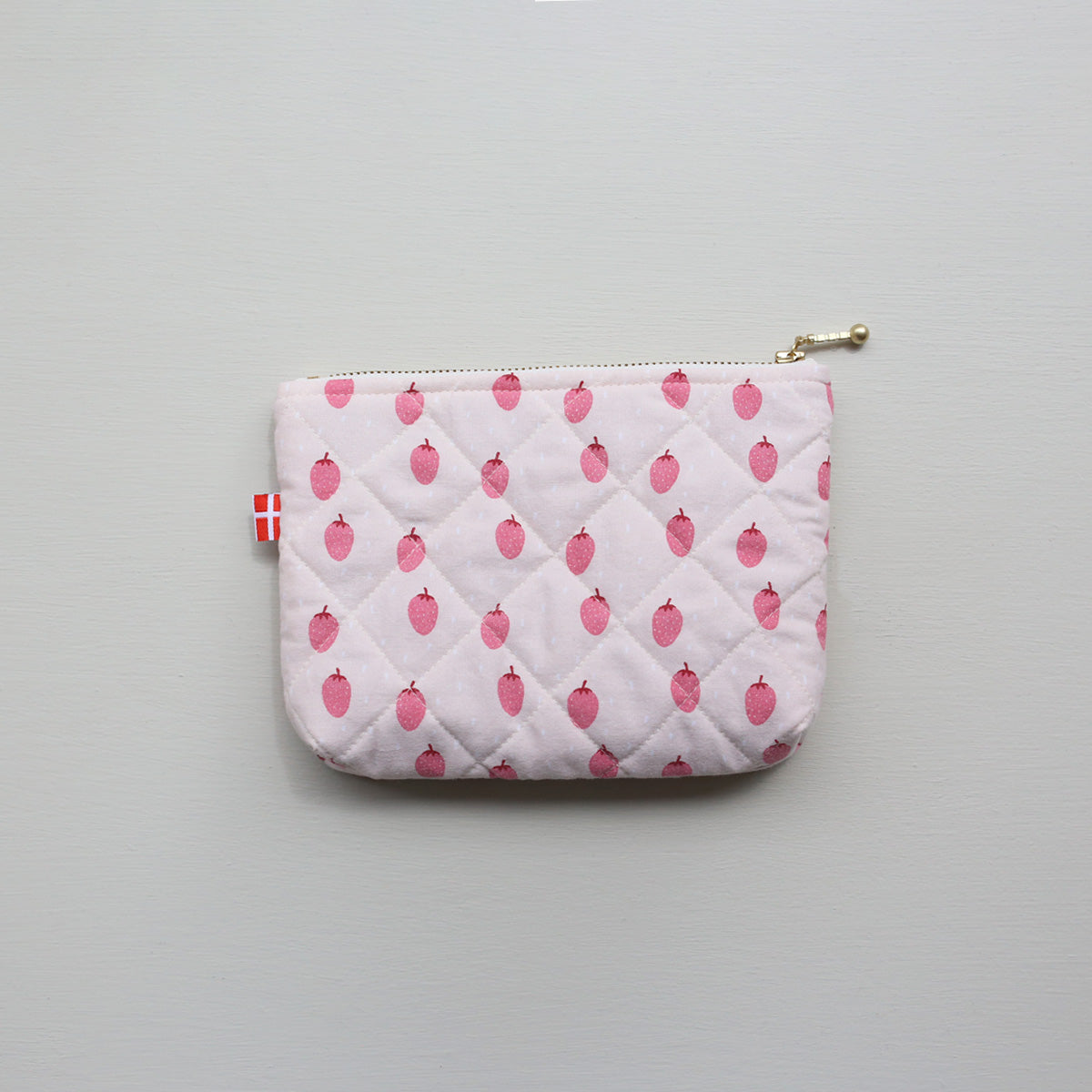 POUCH // STRAWBERRIES